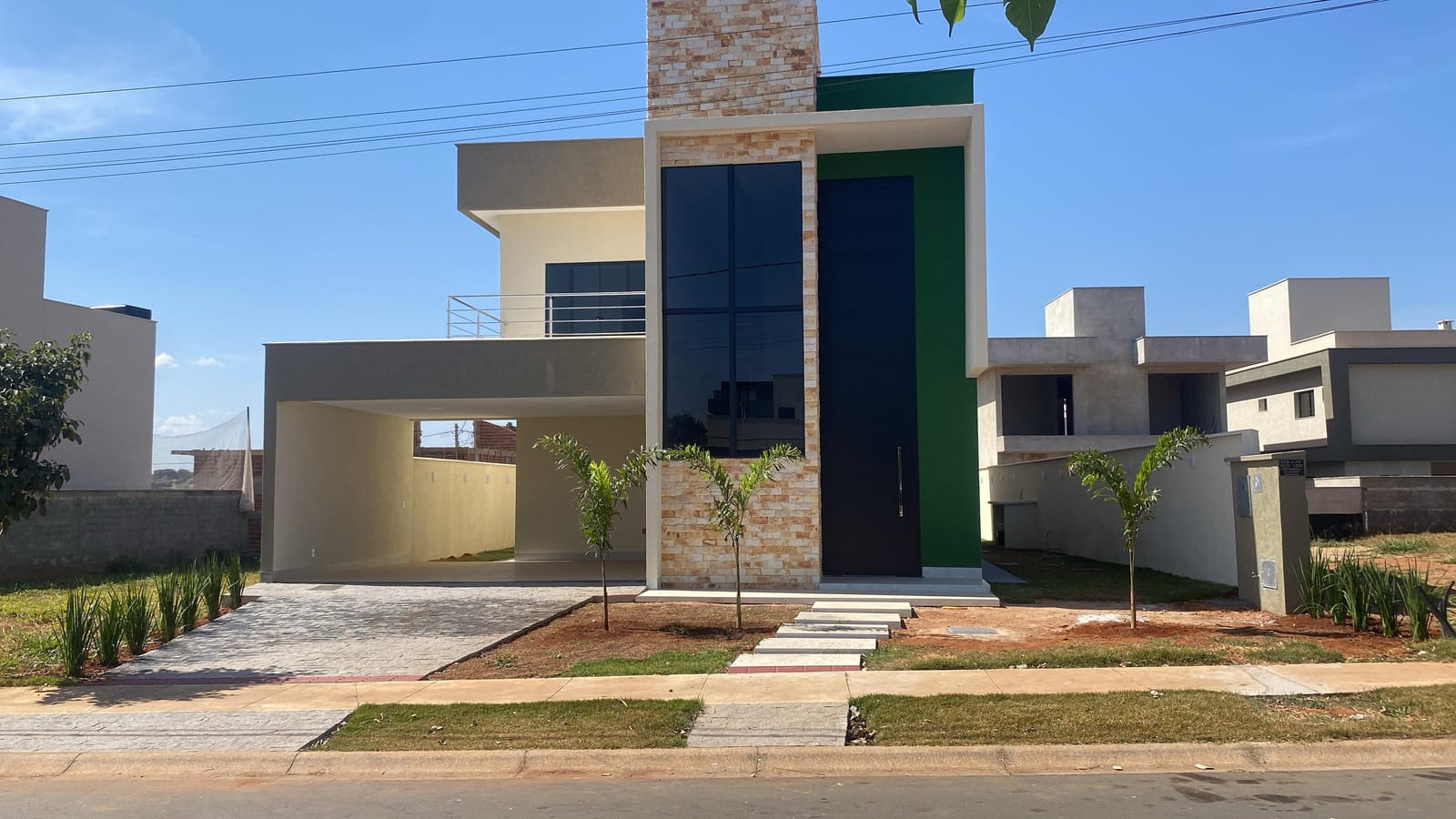 🏡 SOBRADO ALTO PADRÃO À VENDA – Parqville Jacarandá