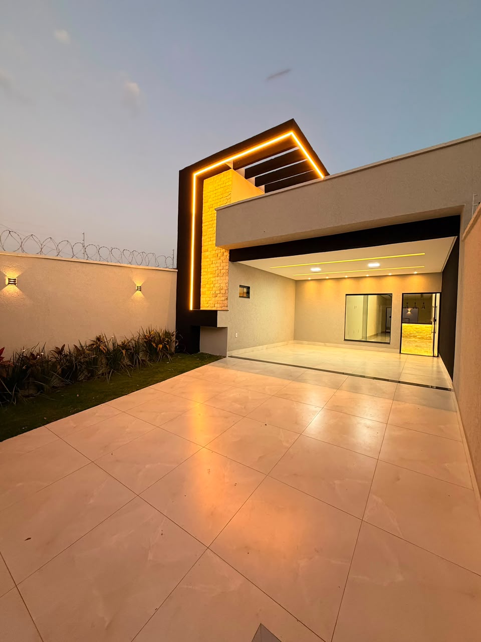 Baixou Casa Nova com 3 Quartos com Suítes, fino acabamento no Parque Industrial João Braz, área Gourmet, piscina