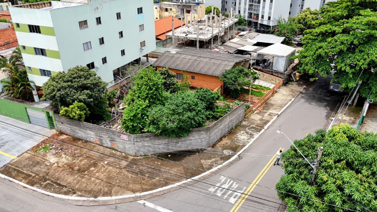 LOTE ST LESTE UNIVERSITÁRIO COM CASA 2 QUARTOS
