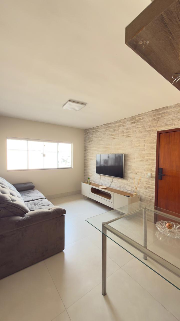 Casa com 2 quartos, suíte, closet e área de churrasqueira no Nova Olinda