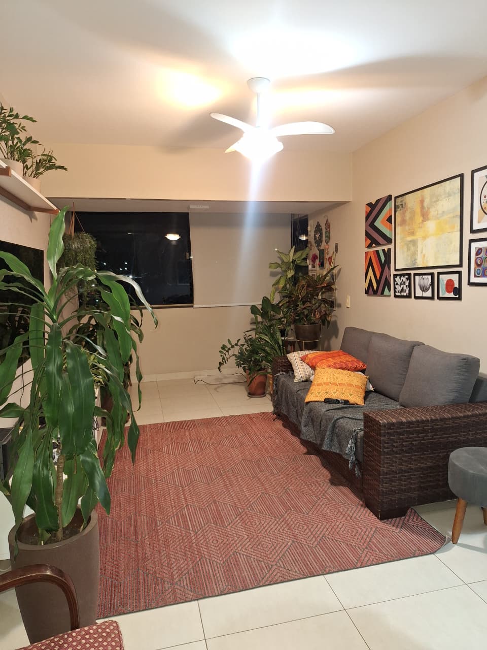 APARTAMENTO REFORMADO – 80m² – PRÓXIMO AO PARQUE FLAMBOYANT
