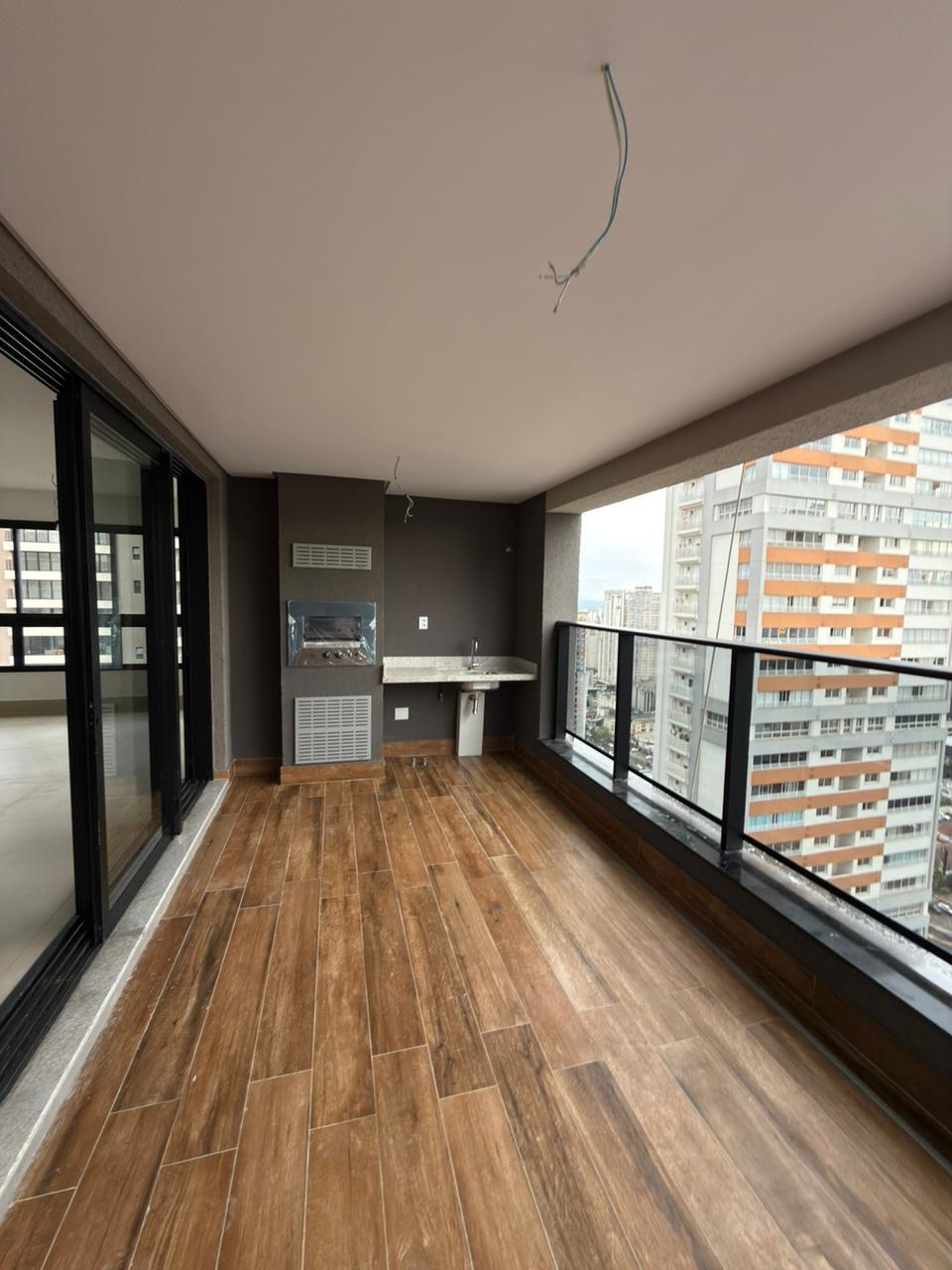 Atmos com 215 metros 4 quartos e 3 suítes com piscina