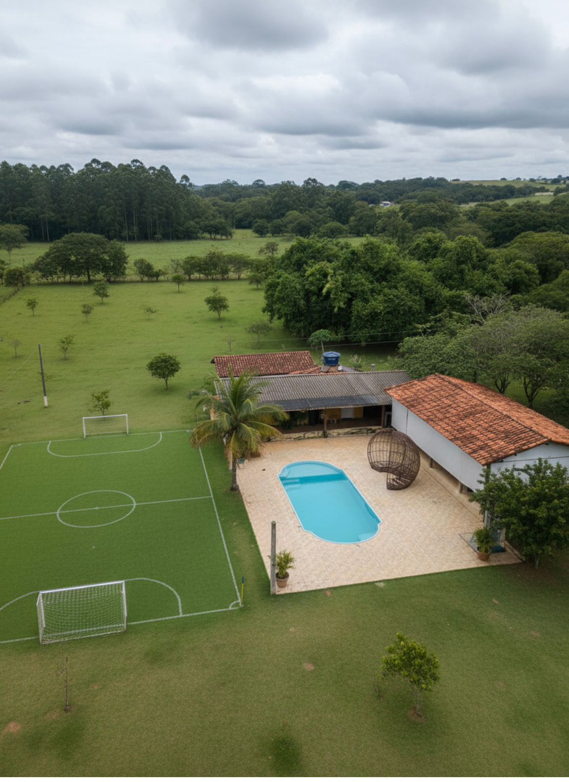 Chácara de 21.000 m² na GO-020, em Bela Vista de Goiás | 2 Casas, Piscina, Campo e Área Rural Completa