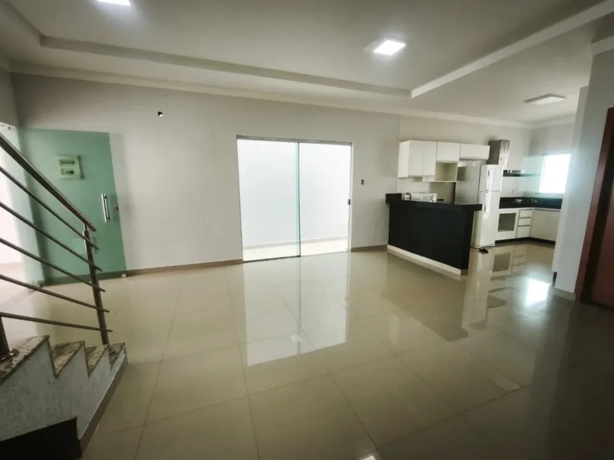 Sobrado com 4 suítes, 239m² - Jardim Atlântico