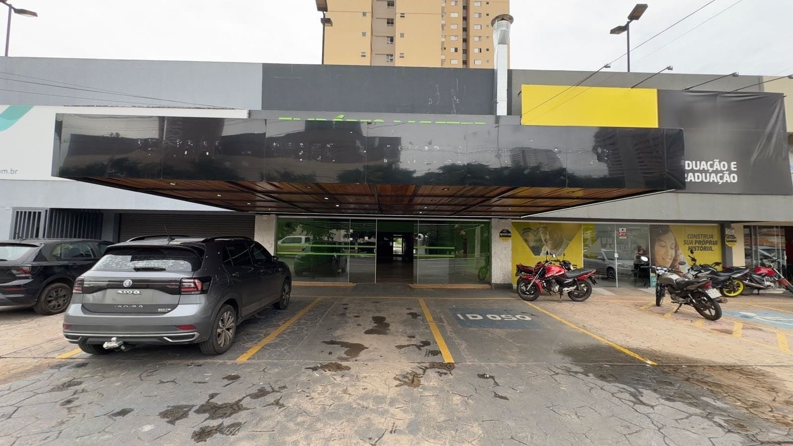 Sala comercial - Galeria Campina Dei Fiori | Em frente ao Shopping Cerrado.