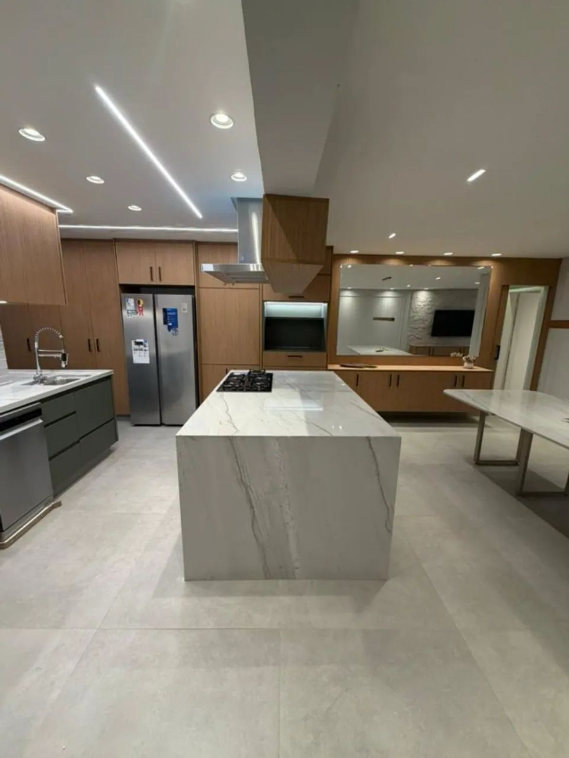APARTAMENTO ALTO PADRÃO REFORMADO