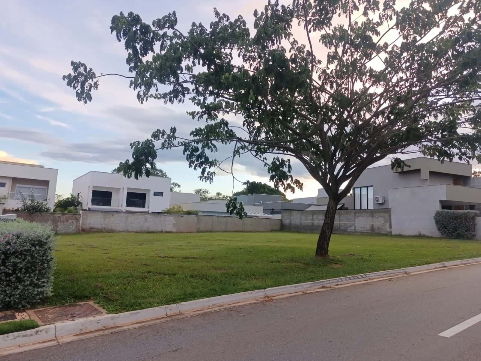 Lote condomínio Portal do Sol Green