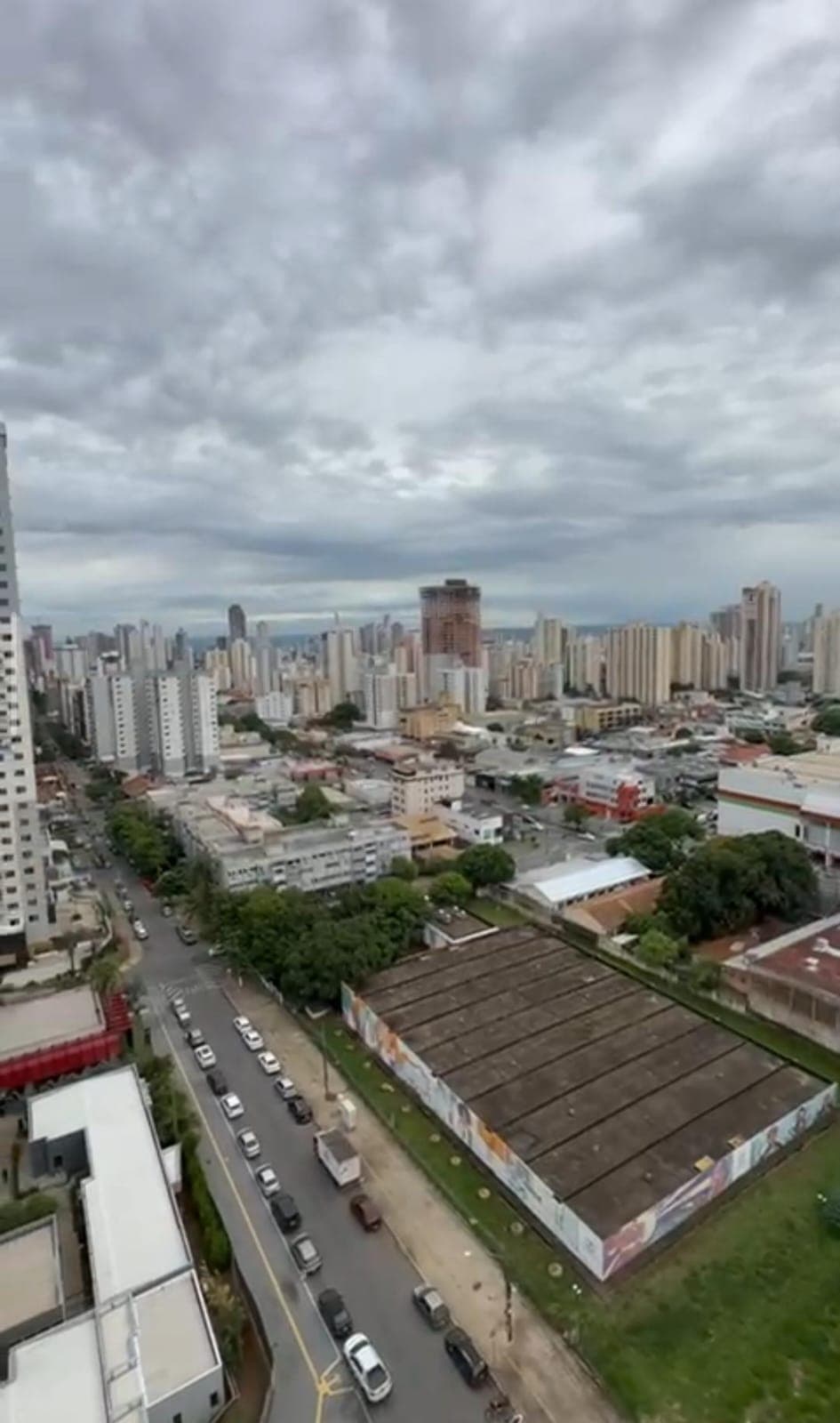 📍 Apartamento de alto padrão – 17º andar (Apto 1702) 🌅 Sol da manhã | Vista definitiva