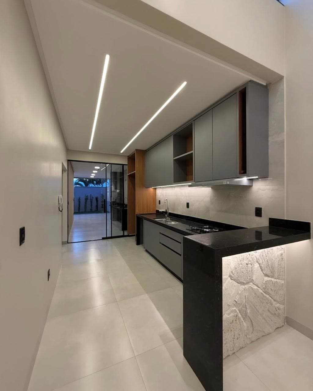 Casa no setor Jardim Helvécia Aparecida de Goiânia 10 minutos do shopping Buriti