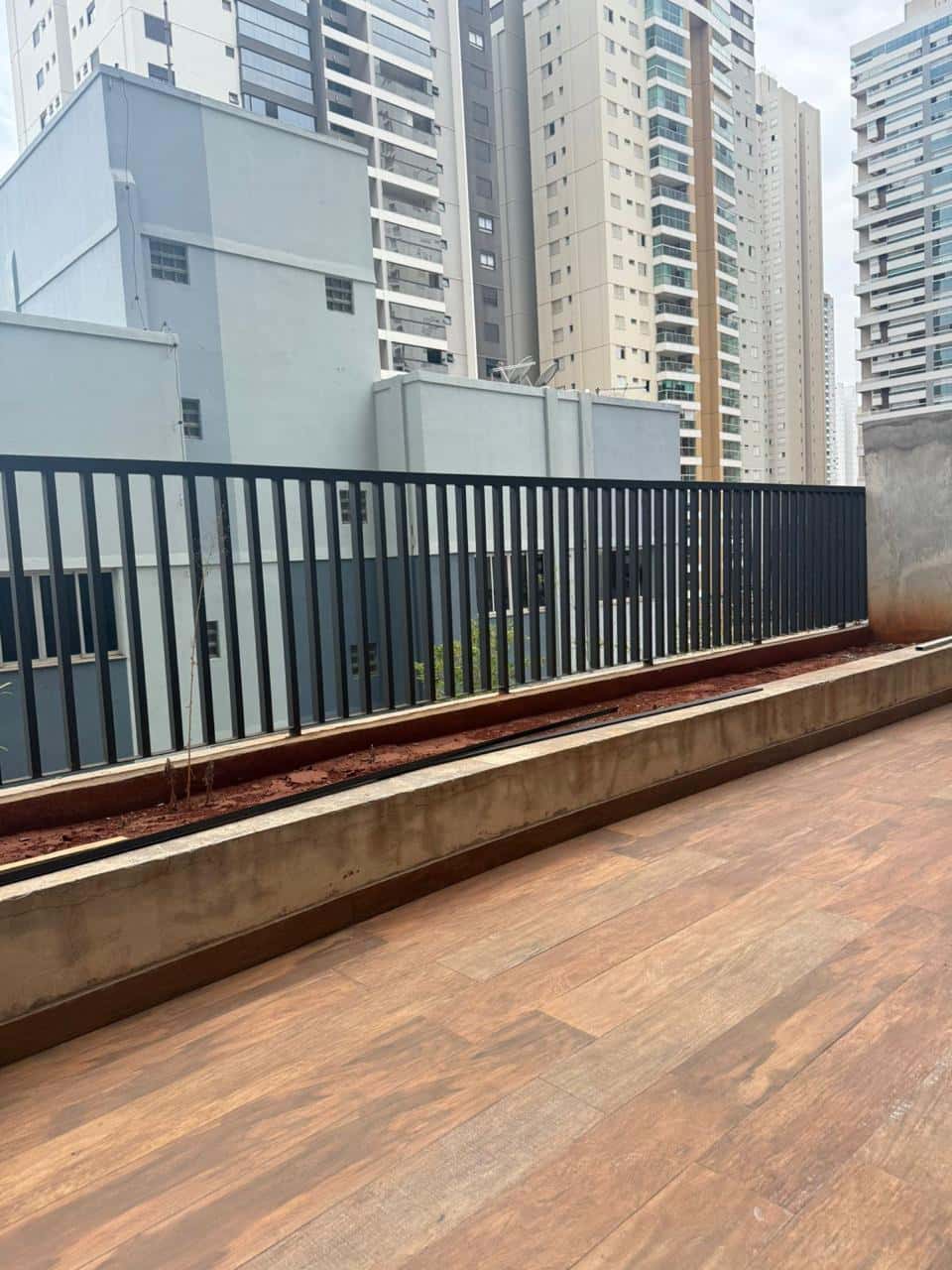 Apartamento Garden, Novo com mais de 20 metros de área externa, com suíte e varanda.