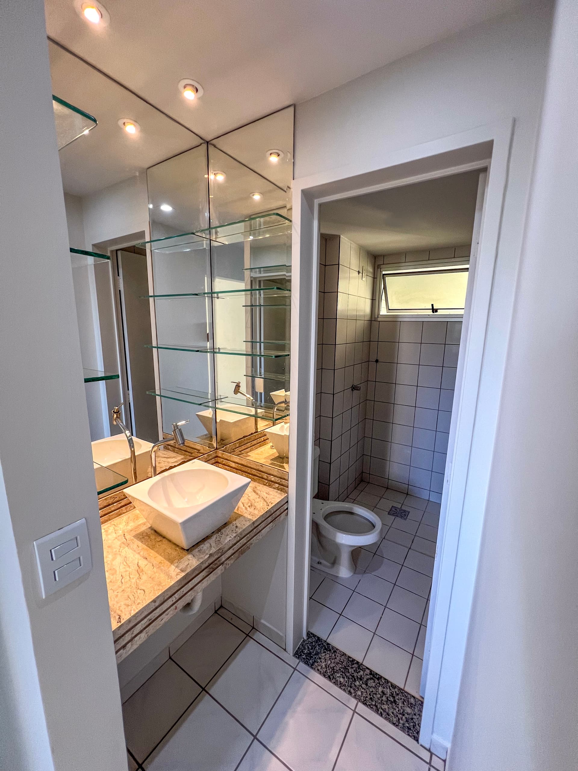 Apartamento 2 quartos com projeto de iluminação impecavél, unidade nascente ao lado do Plaza D’oro