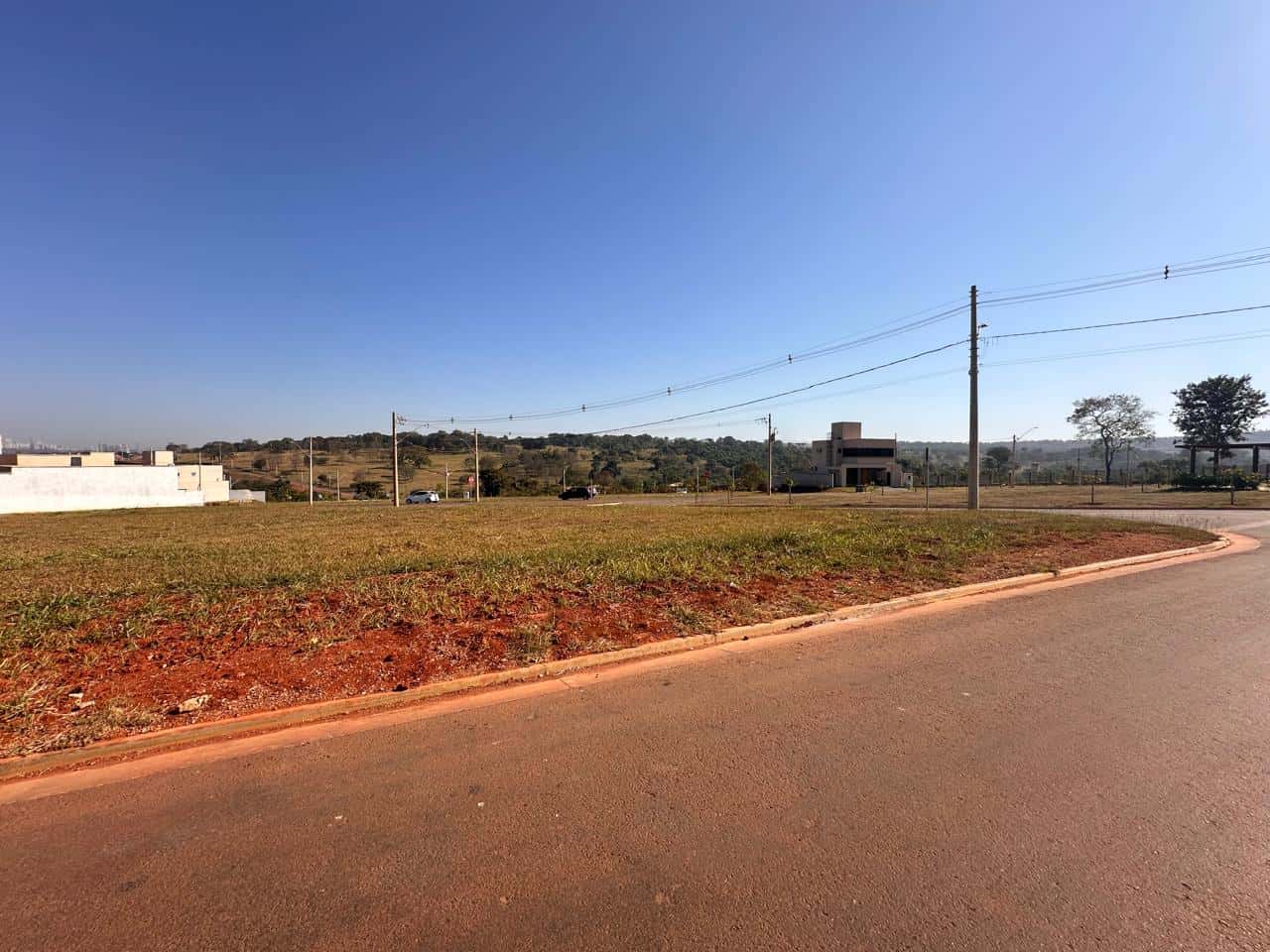 LOTE DE 409M² NO JARDIM PARMA - SENADOR CANEDO