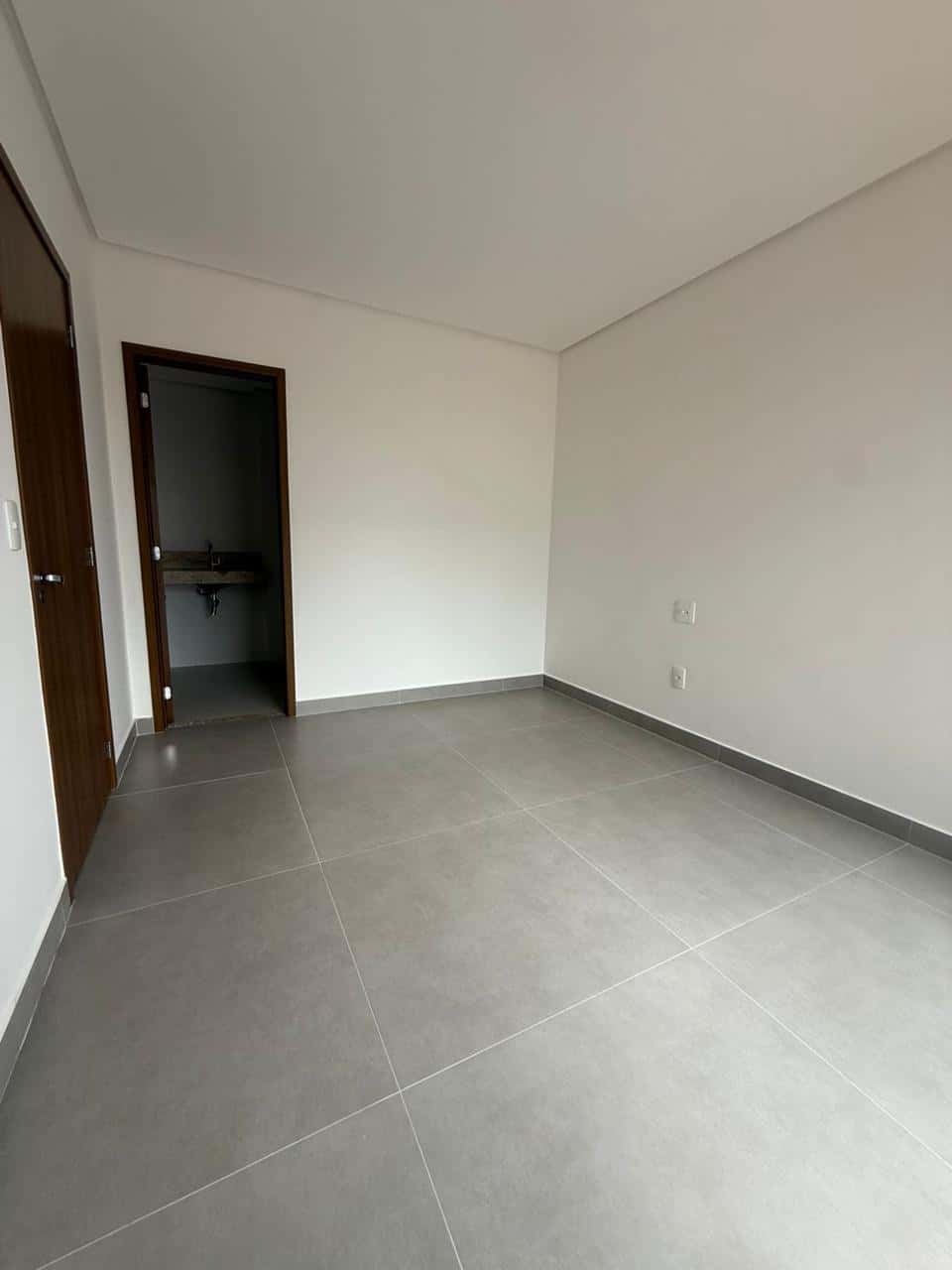 Apartamento Garden, Novo com mais de 20 metros de área externa, com suíte e varanda.
