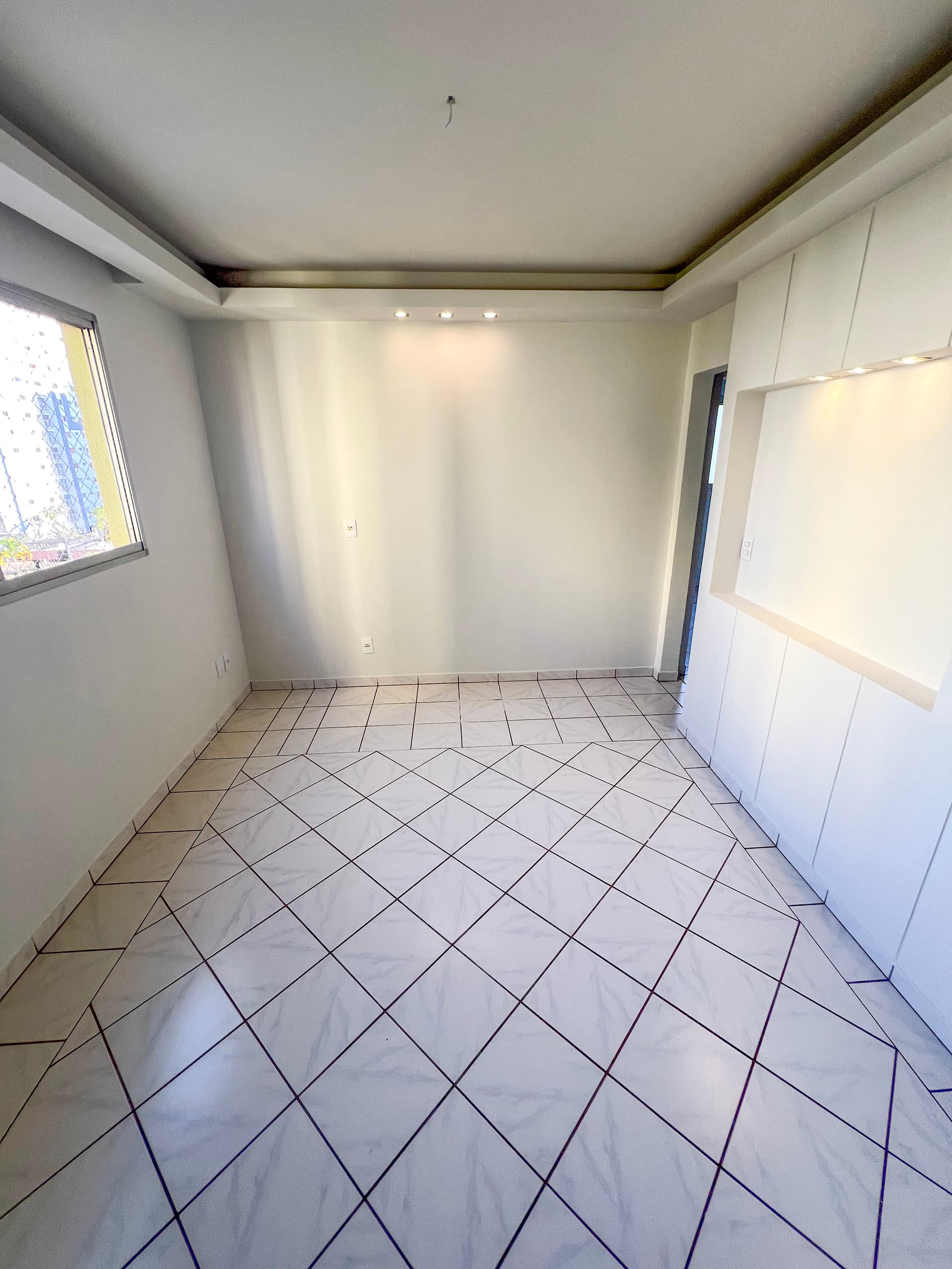 Apartamento 2 quartos com projeto de iluminação impecavél, unidade nascente ao lado do Plaza D’oro