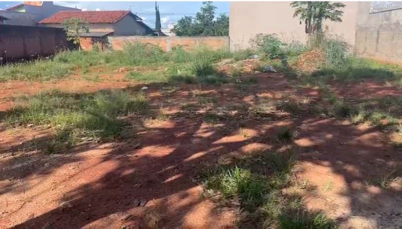 LOTES A VENDA 300m²