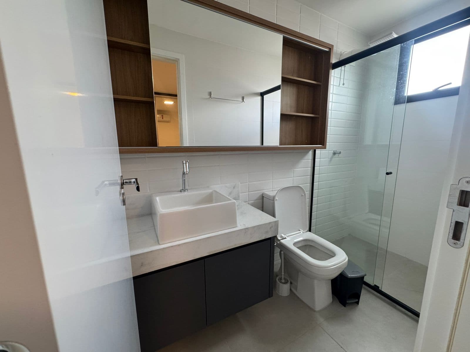 Apartamento todo mobiliado no ID Vida Urbana com 2 suítes andar alto com 2 vaga de garagem