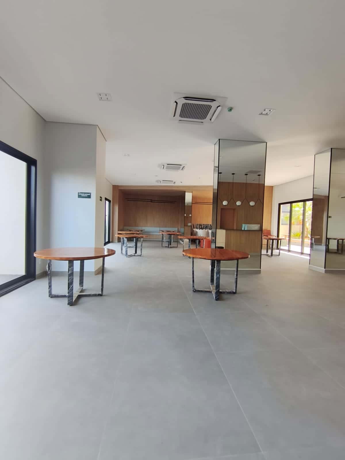 🏙️ Apartamento 2 Suítes – Andar Alto | Nova Suíça | 77m² | Sacada com Churrasqueira