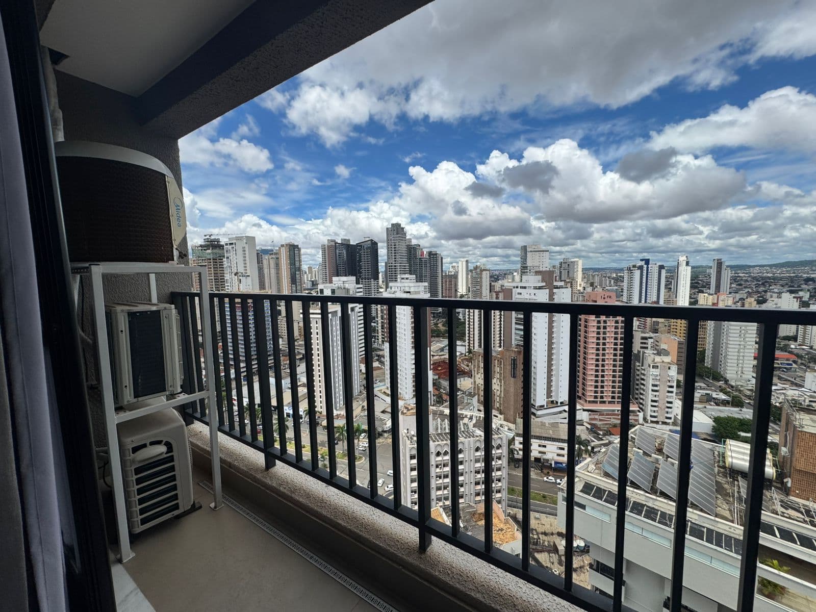 Apartamento todo mobiliado no ID Vida Urbana com 2 suítes andar alto com 2 vaga de garagem