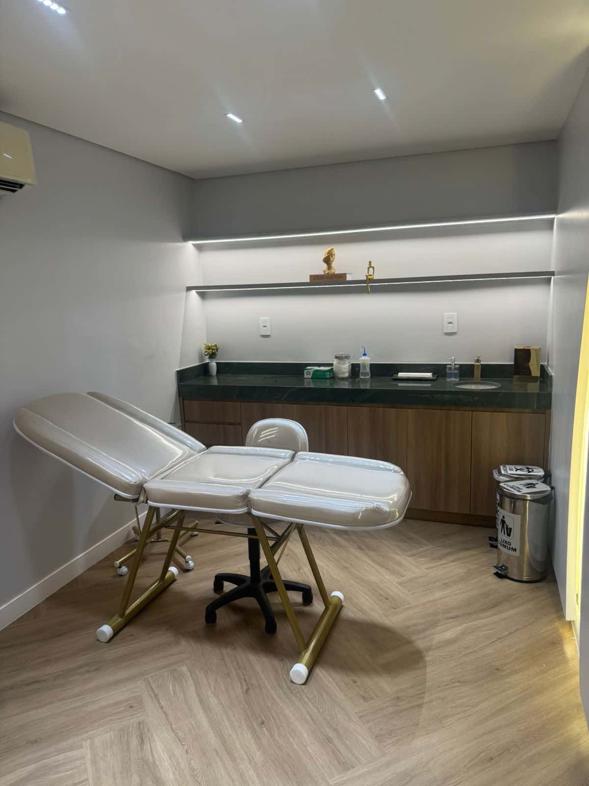 Aluguel Mensal | Sala/consultório 17,06m² | Clínica DueTratto - Setor Sul - Goiânia/GO