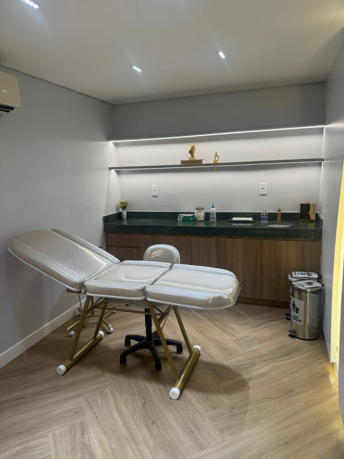 Aluguel Mensal | Sala/consultório 17,06m² | Clínica DueTratto - Setor Sul - Goiânia/GO