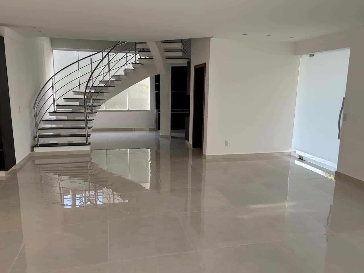 Sobrado 4 suítes - Jardins Paris - 367m² - Goiânia