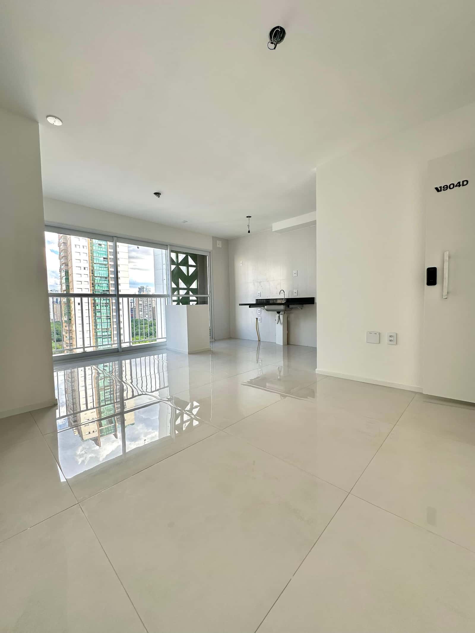 Apartamento de 2 quartos sendo 1 suite Andar alto nascente no WISH VACA BRAVA