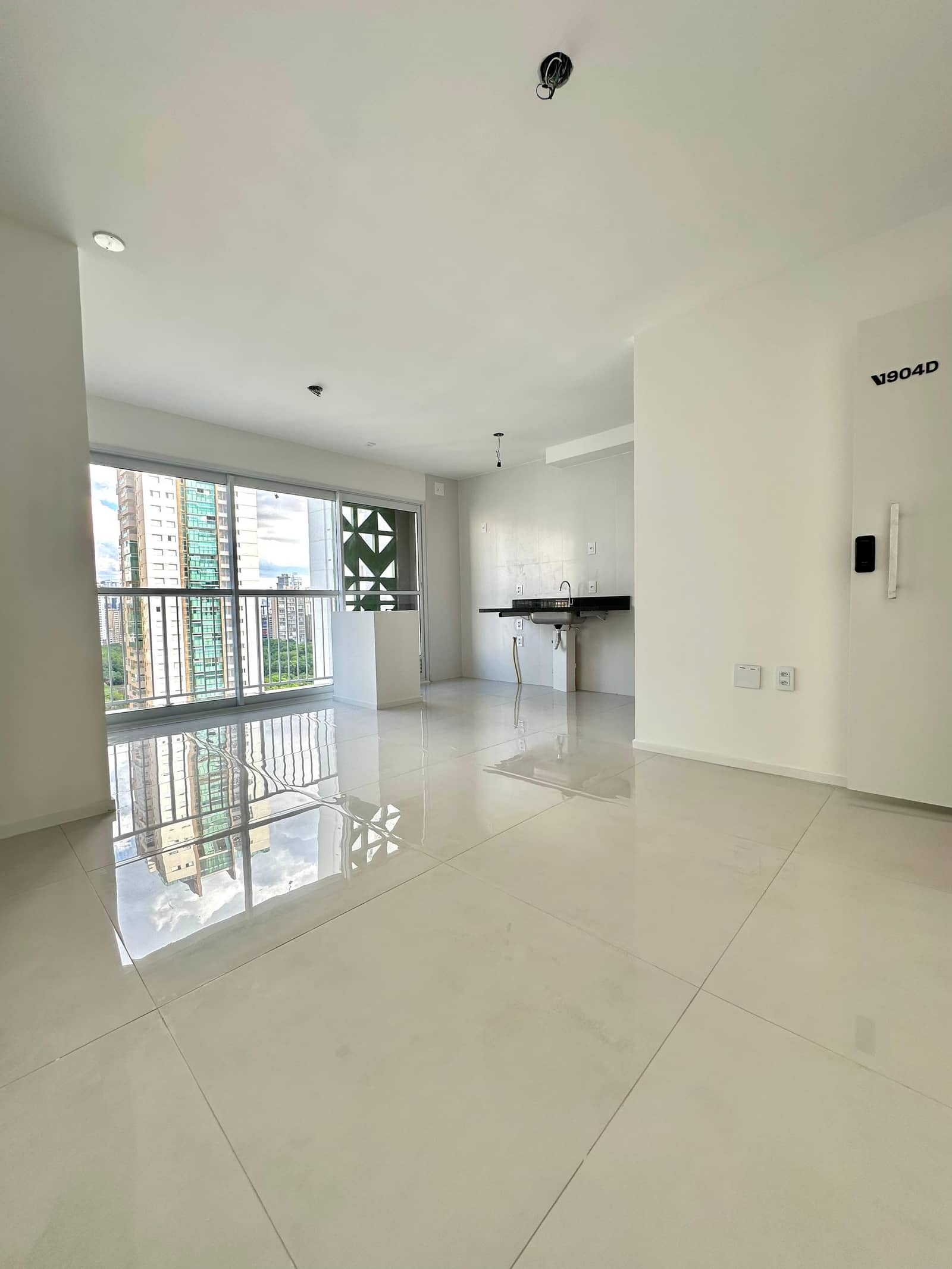 Apartamento de 2 quartos sendo 1 suite Andar alto nascente no WISH VACA BRAVA