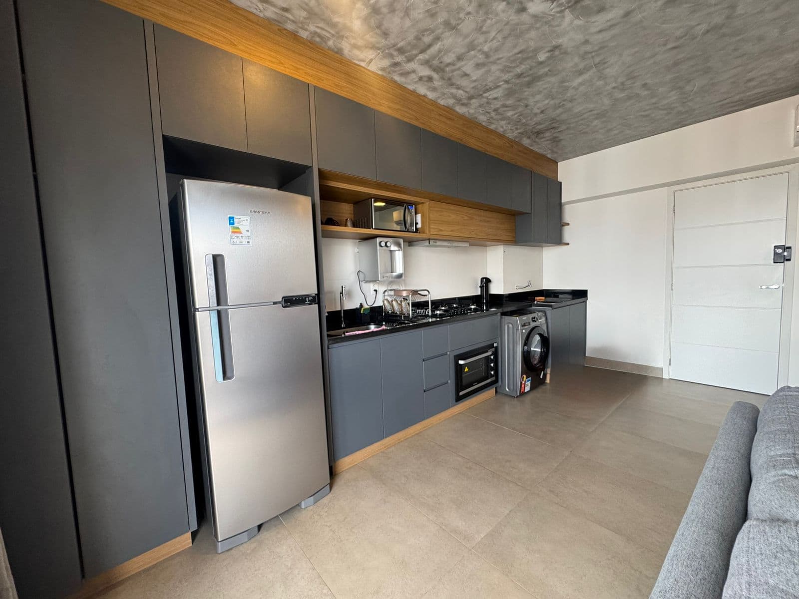 Apartamento todo mobiliado no ID Vida Urbana com 2 suítes andar alto com 2 vaga de garagem