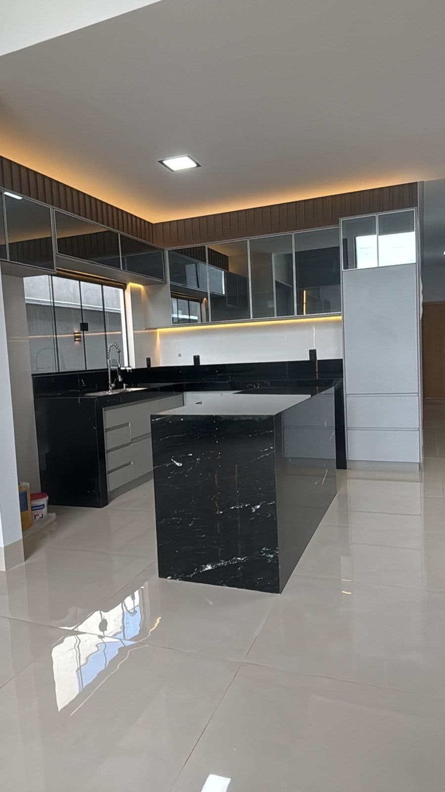 Casa no Condomínio Jardins Bolonha Alto padrão e conforto Semi mobiliada