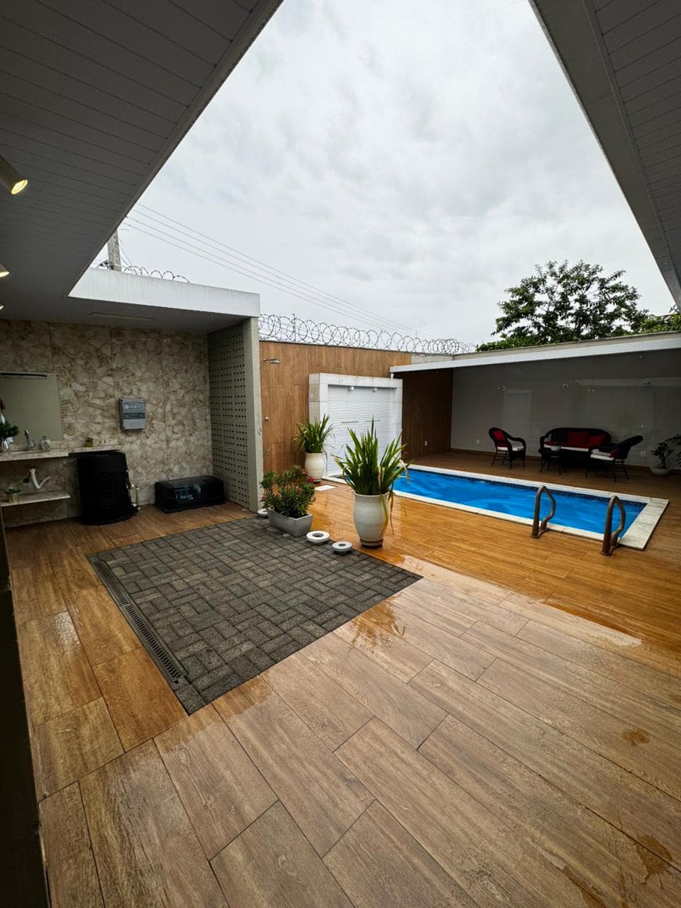 CASA A VENDA EM CONDOMINIO JD. NOVO MUNDO