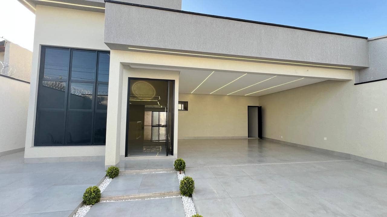 Belíssima casa Alto Padrão com 3 Suítes, Piscina e Área Gourmet no Faiçalville – 360m² de Terreno