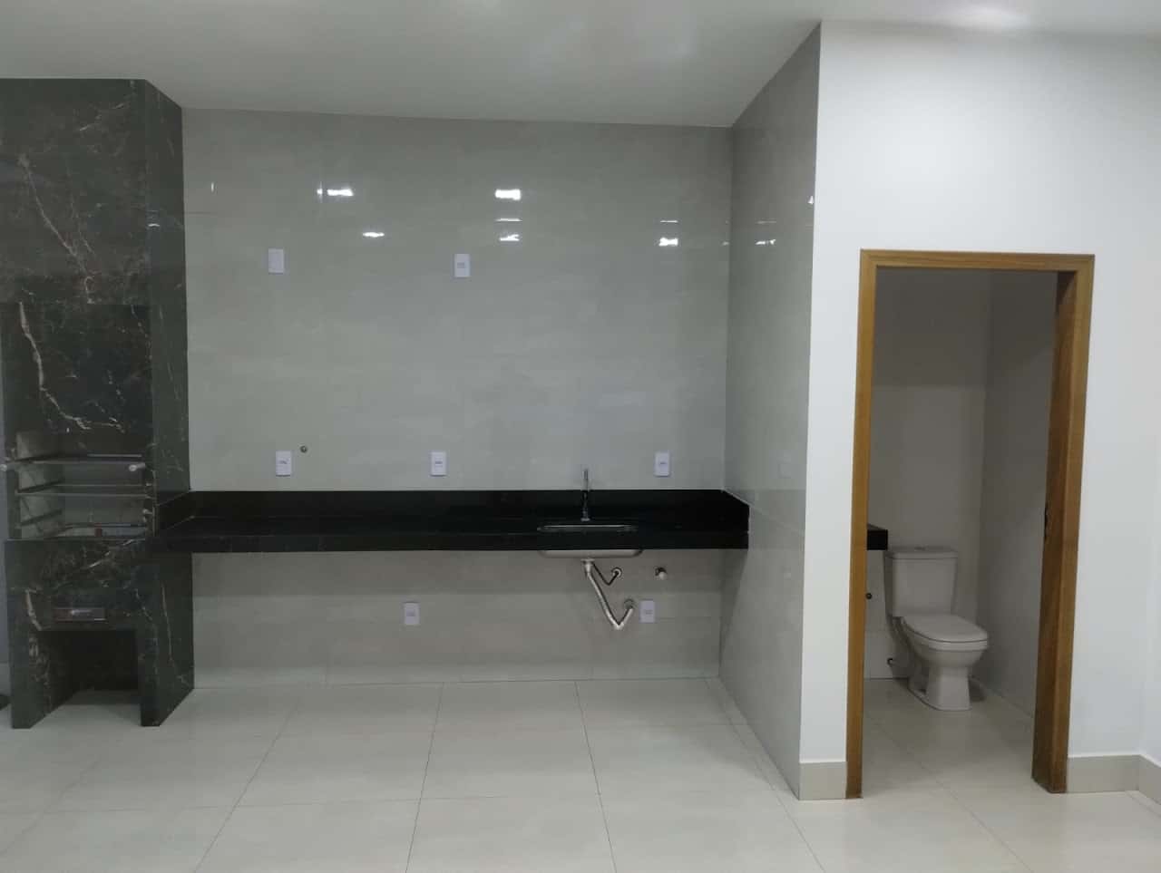 🚨 CASA MODERNA | 3Q (1 SUÍTE) | PÉ DIREITO ALTO + JARDIM DE INVERNO 🚨