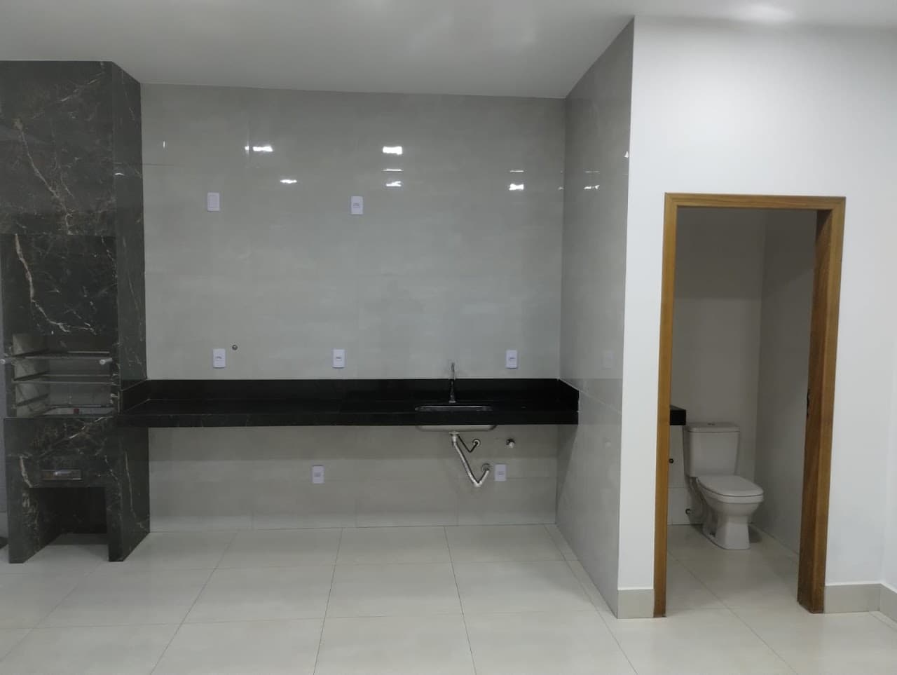 🚨 CASA MODERNA | 3Q (1 SUÍTE) | PÉ DIREITO ALTO + JARDIM DE INVERNO 🚨