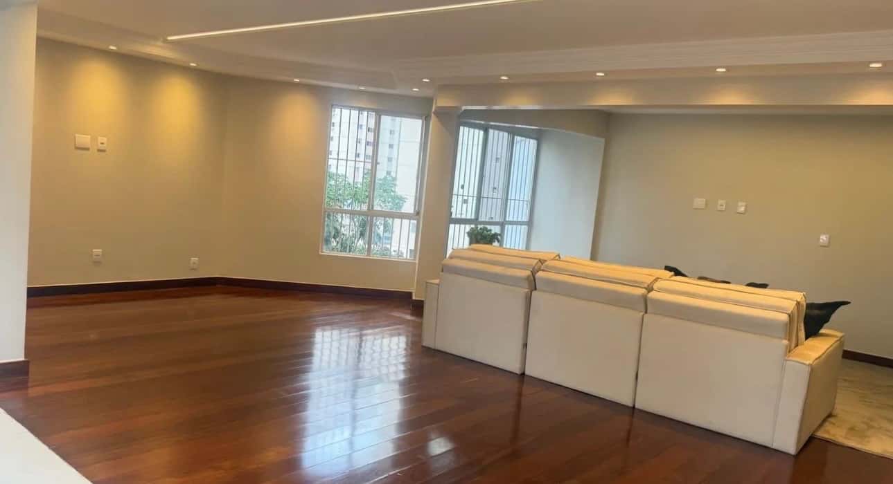 Excelente apartamento no Setor Bueno próx ao Parque Vaca Brava * Ed Biarritz *