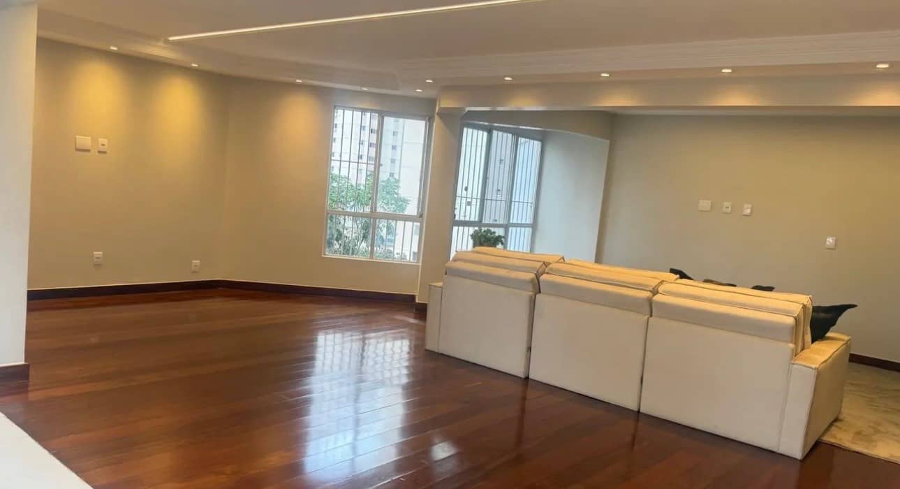 Excelente apartamento no Setor Bueno próx ao Parque Vaca Brava * Ed Biarritz *