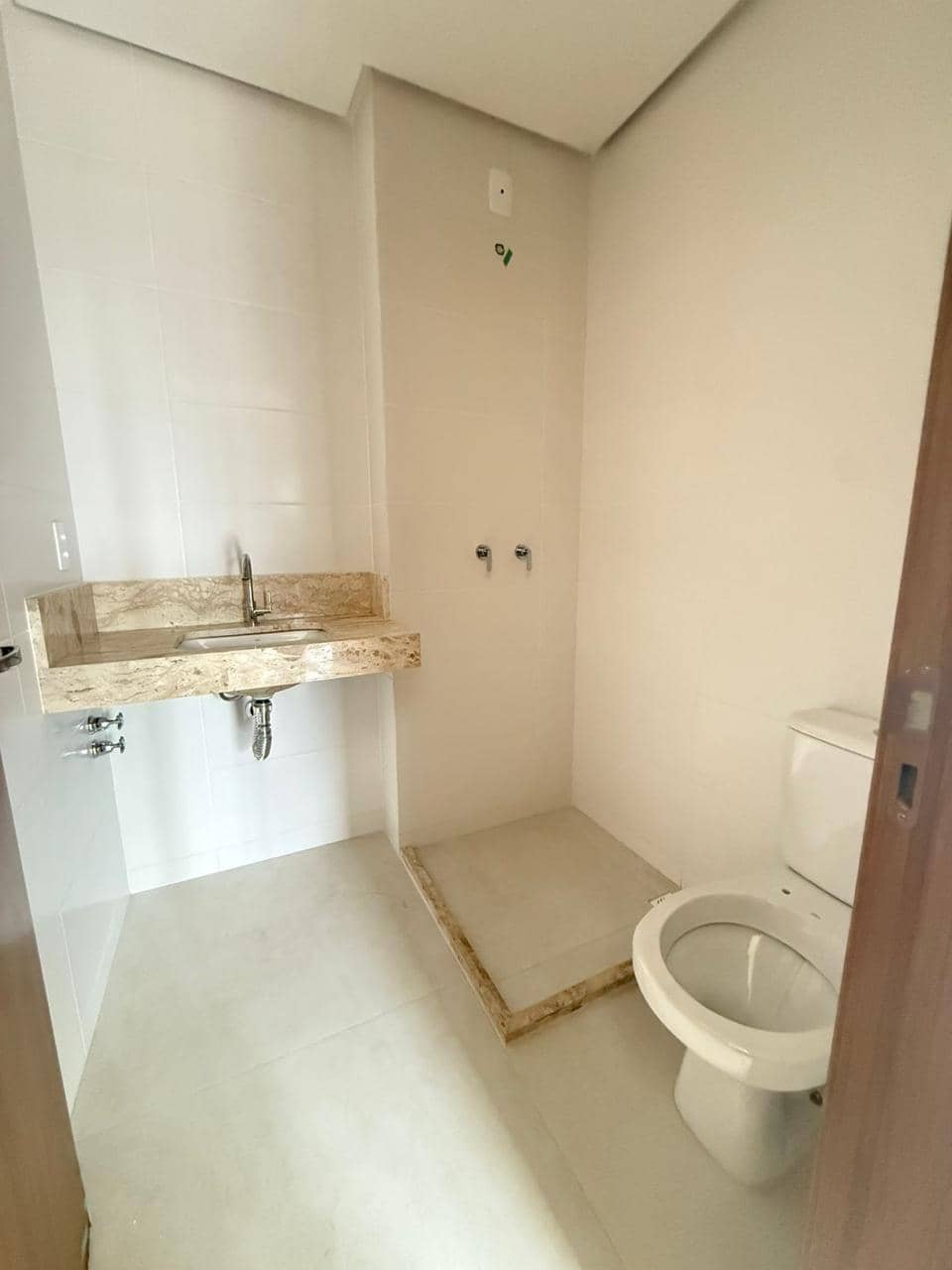 Apartamento Garden, Novo com mais de 20 metros de área externa, com suíte e varanda.
