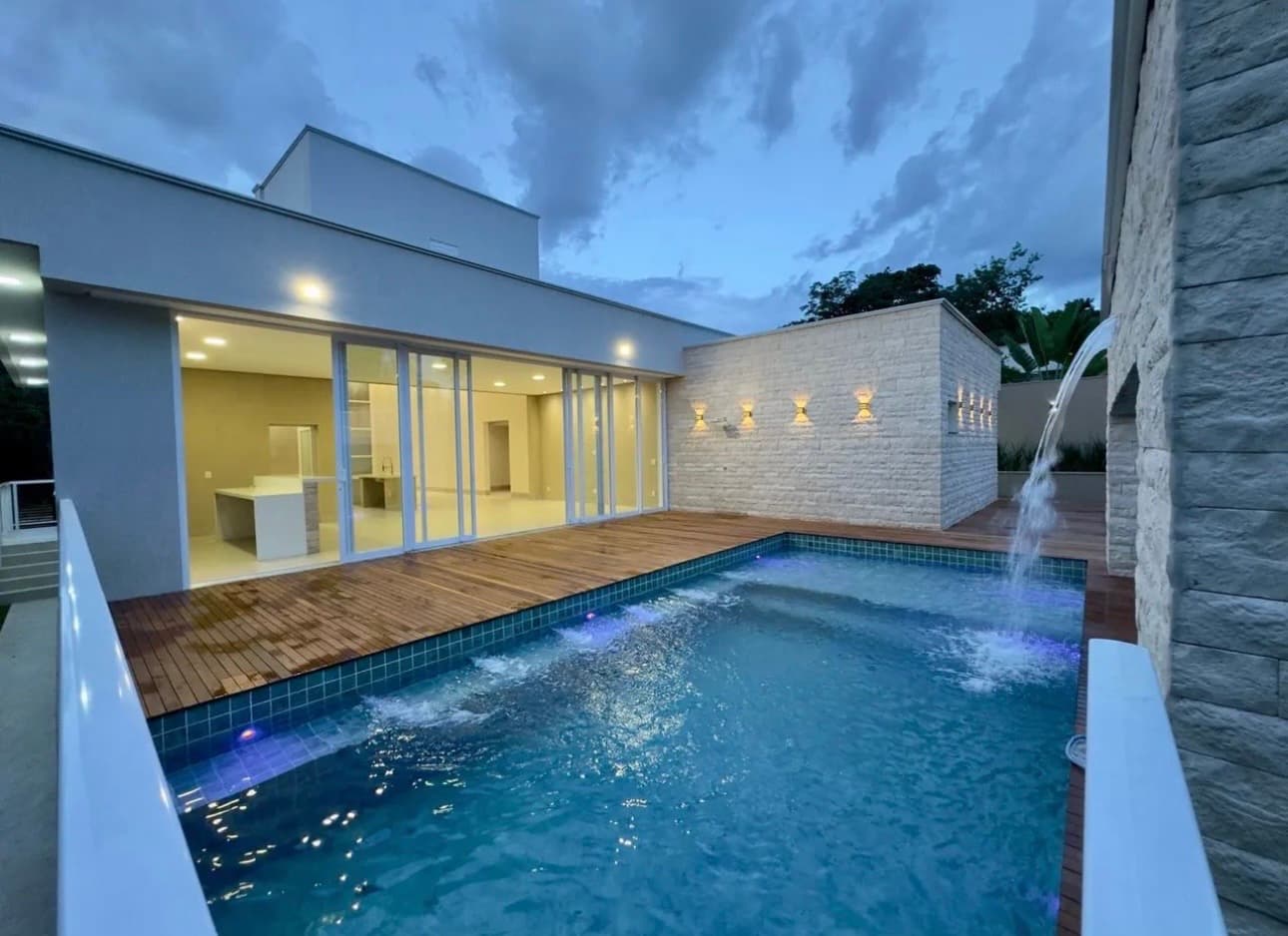 Vendo Casa Térrea nova No condomínio de chácara Villa Verde Senador Canedo