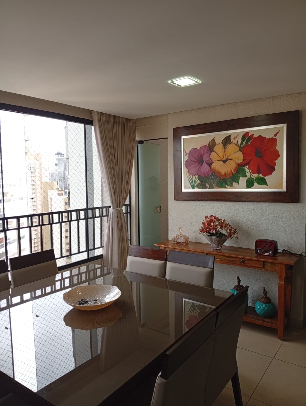 Belíssimo apartamento de 4 suítes próximo ao Parque Vaca Brava