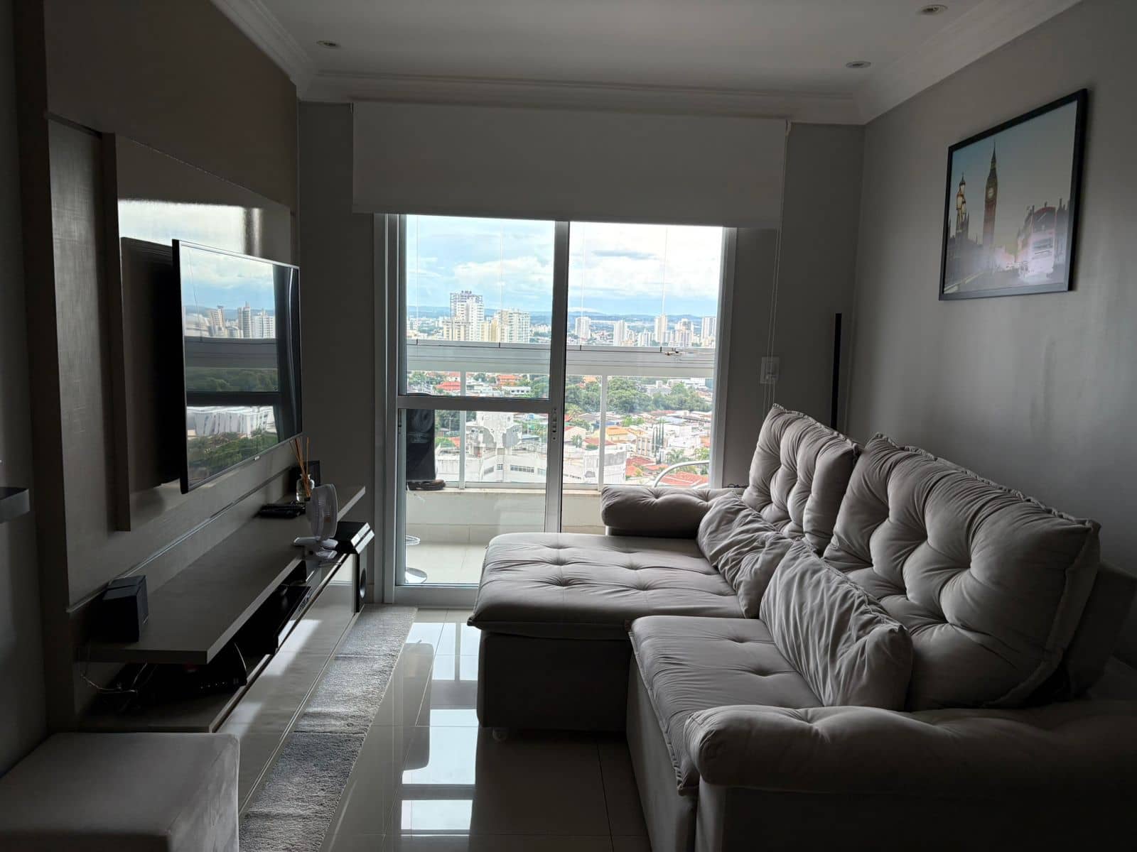 Apartamento muito bem localizado no setor Oeste Vista livre privilegiada pro lago das rosas Feel home lago das rosas
