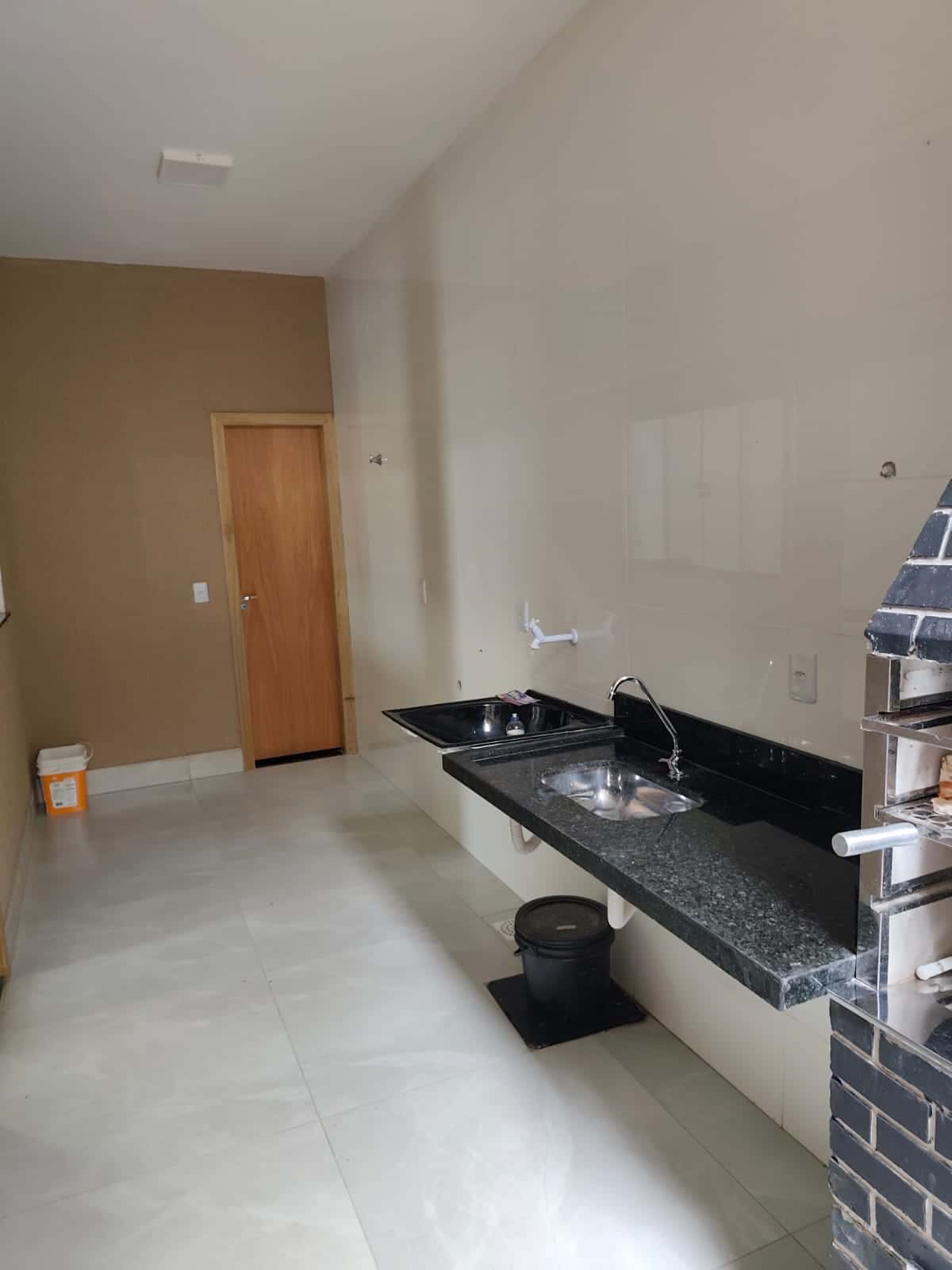 🚨 CASA MODERNA | 3Q (1 SUÍTE) | PÉ DIREITO DUPLO + ÁREA GOURMET 🚨