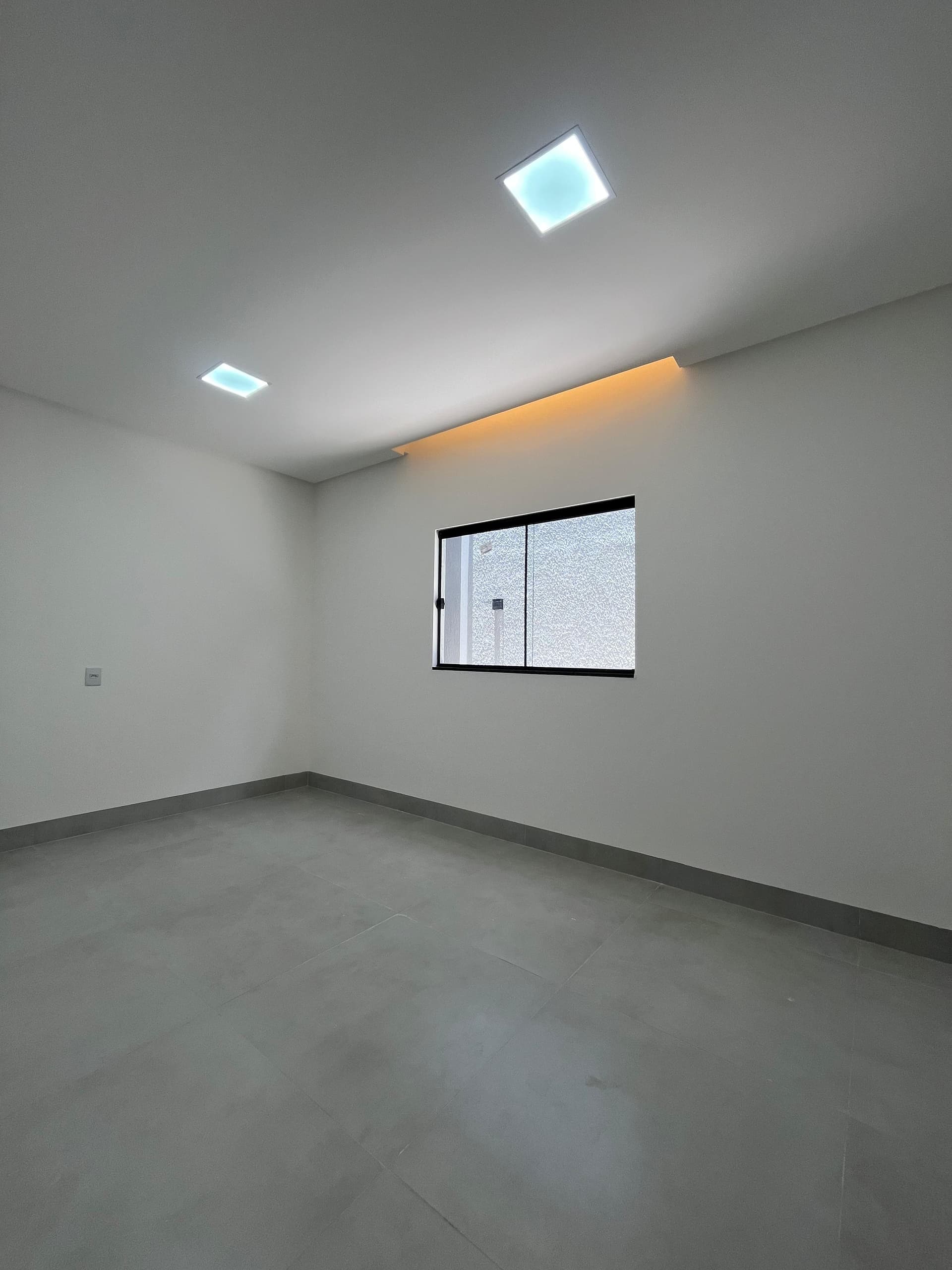 Linda casa térrea no Setor Faiçalville Com 250 m² de Lote 158 m² de Construção