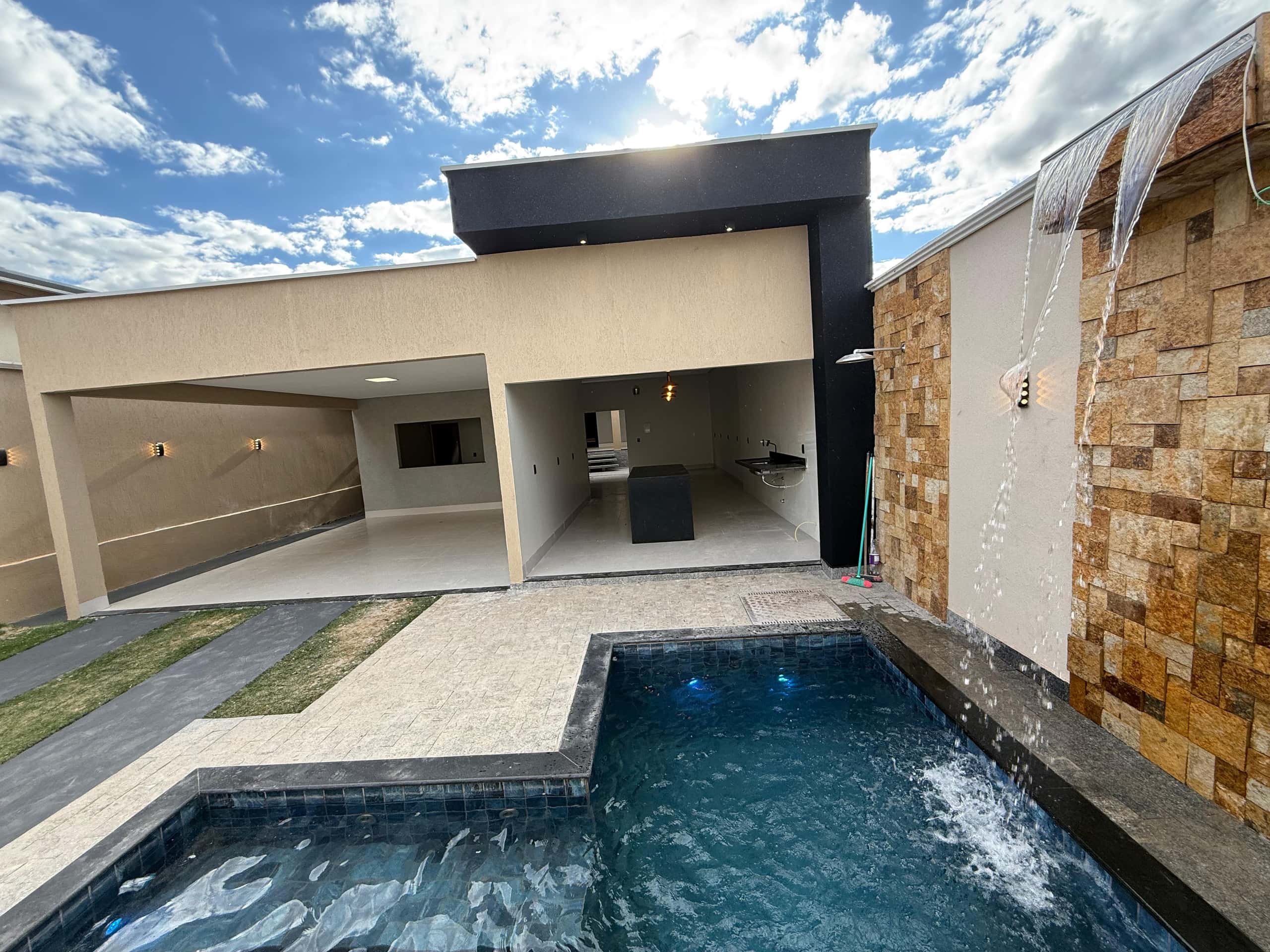 🏡 Casa à Venda no Alto do Vale – Alto Padrão