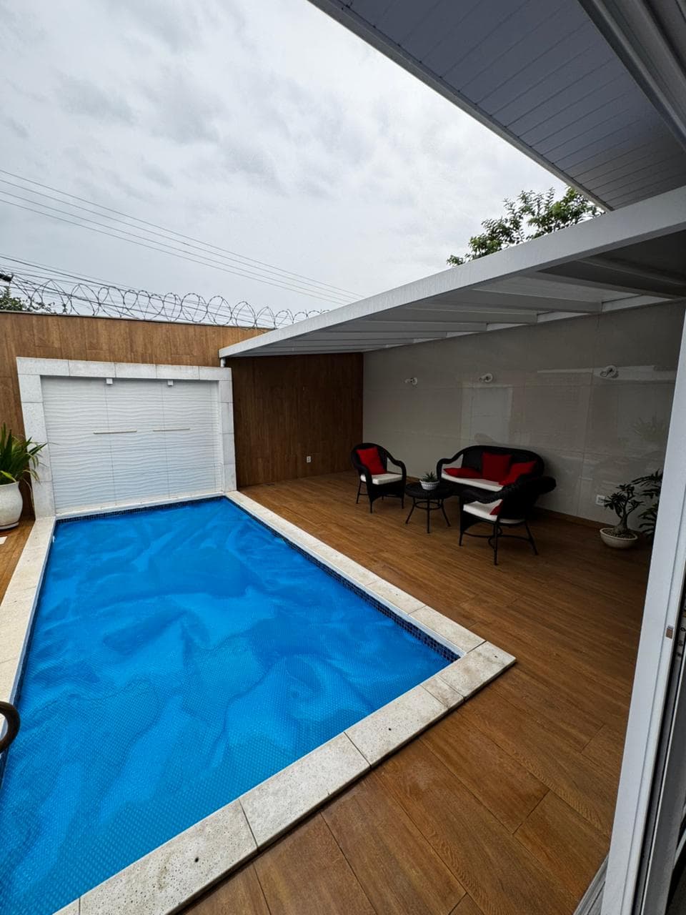 CASA A VENDA EM CONDOMINIO JD. NOVO MUNDO