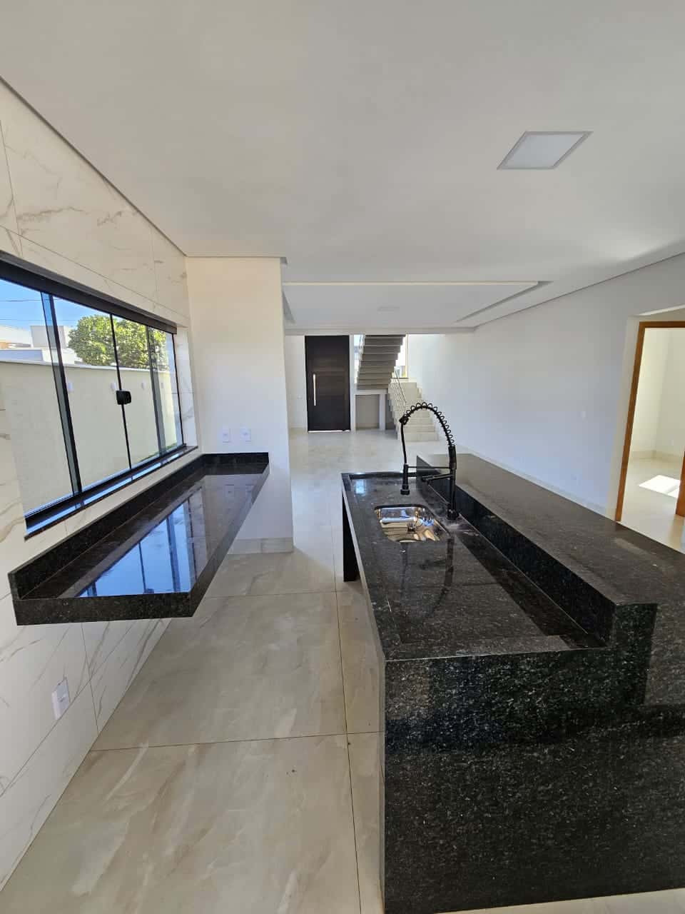 🏡 SOBRADO ALTO PADRÃO À VENDA – Parqville Jacarandá