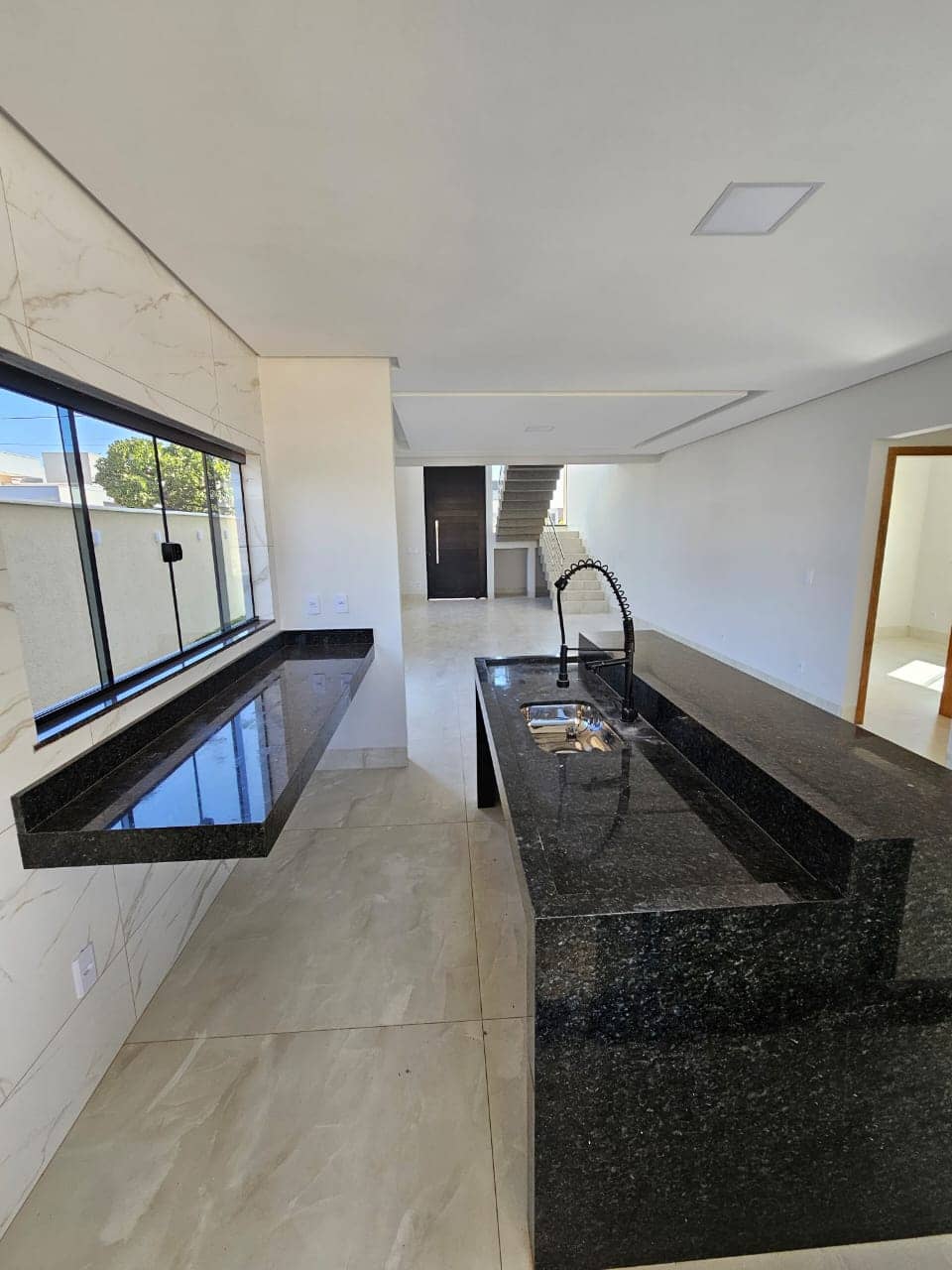 🏡 SOBRADO ALTO PADRÃO À VENDA – Parqville Jacarandá