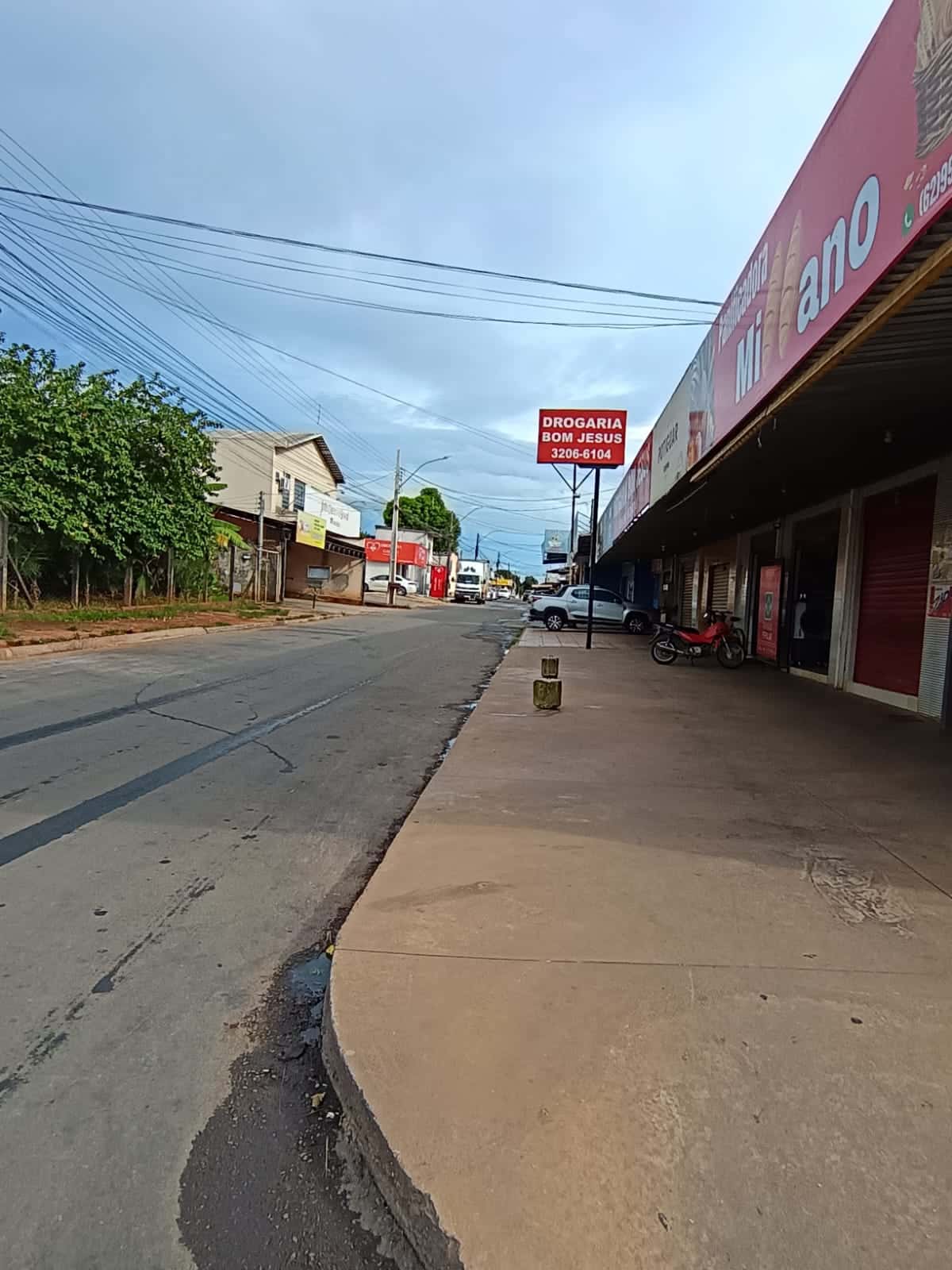 Lote comercial na vila Galvão de esquina.