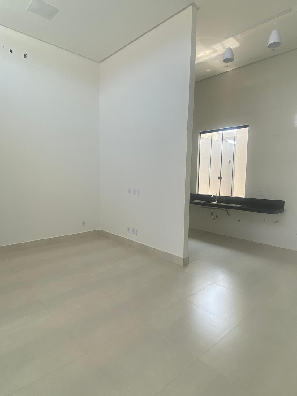 🚨 CASA MODERNA | 3Q (1 SUÍTE) | PÉ DIREITO ALTO + JARDIM DE INVERNO 🚨