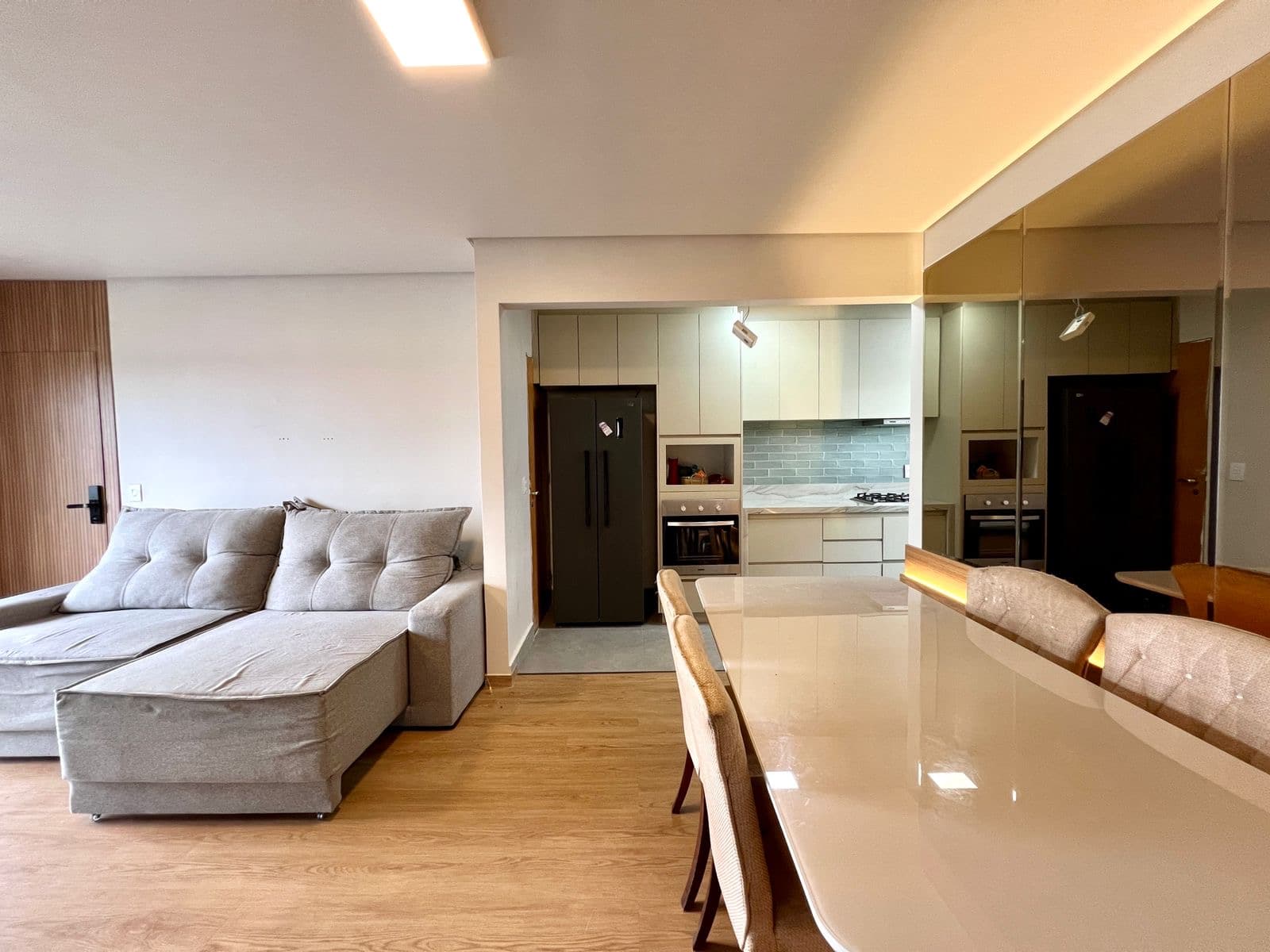 Apartamento de 3 quartos sendo 2 suítes 98 M² no setor Alto da Gloria
