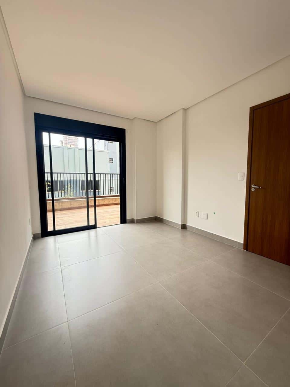Apartamento Garden, Novo com mais de 20 metros de área externa, com suíte e varanda.