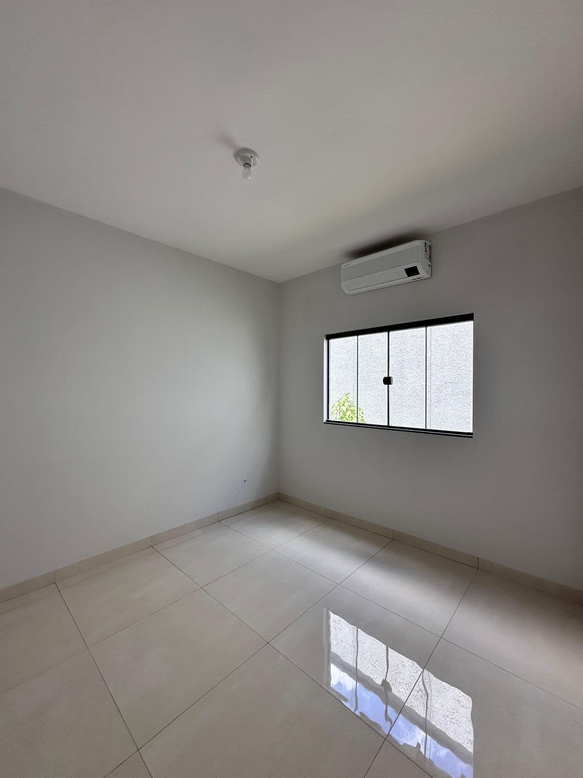🏡 OPORTUNIDADE – BELÍSSIMA CASA - Condomínio das Esmeraldas